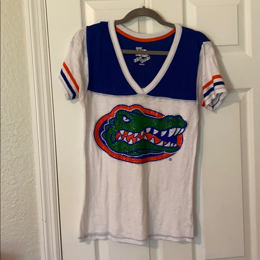 Gator V Neck Tee